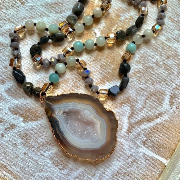 New! Natural Beaded Crystal Stone Necklace - Picture 2 of 6